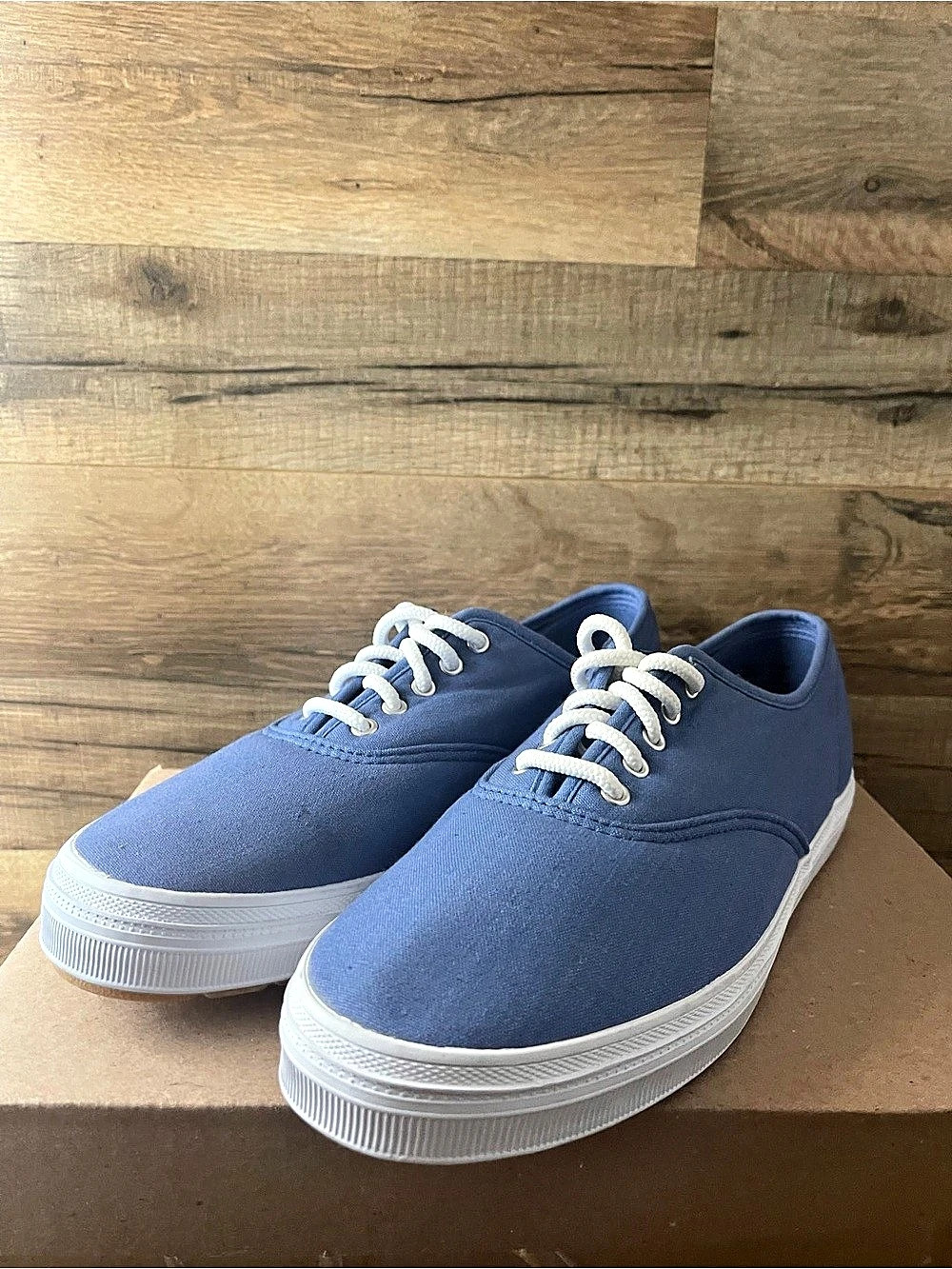 Coasters Shoes Womens 9.5 Casual Sneakers Canvas Lace Up Blue Lifestyle Comfort